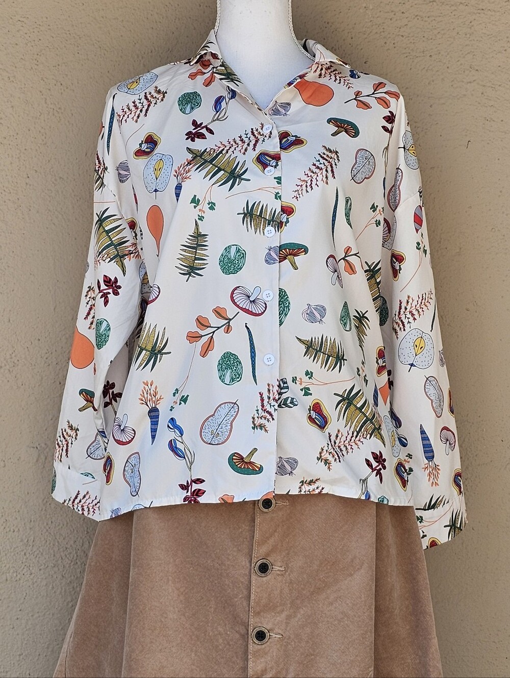 Mushroom Horticulture Fun Button Down In White Sz XL